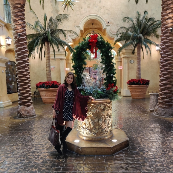 Dresses - Picture 3 of 8